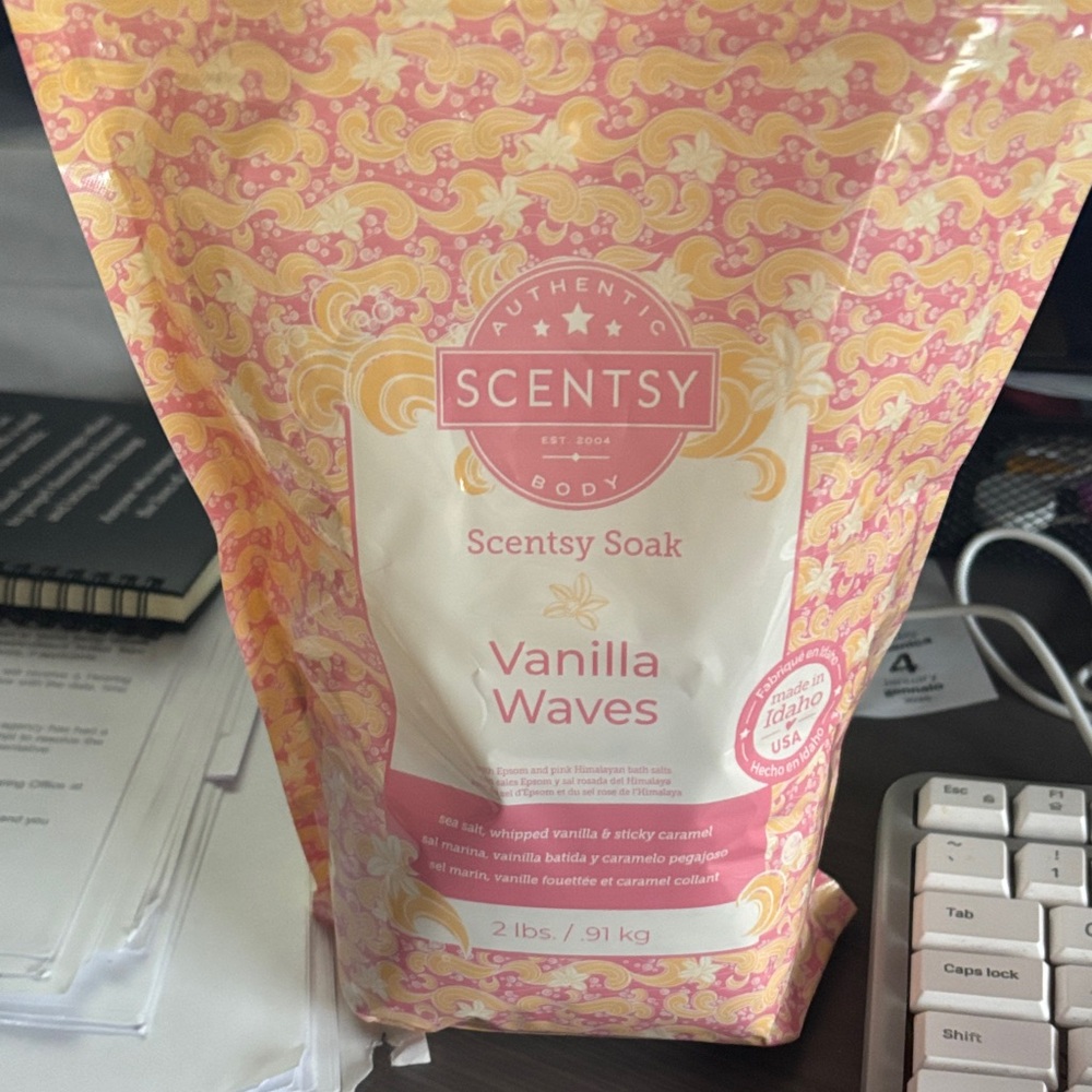 Scentsy Vanilla Waves Bath Soak - Pink and Yellow